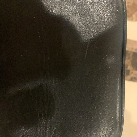 COPY - Authentic Chanel vanity case. Can make it into a handbag. - Picture 12 of 12